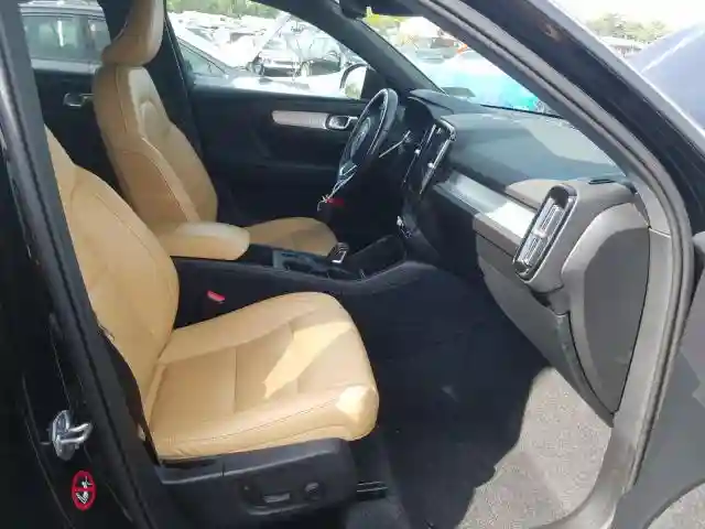 YV4162XZ6K2007218 2019 VOLVO XC40 T5 MOMENTUM-4