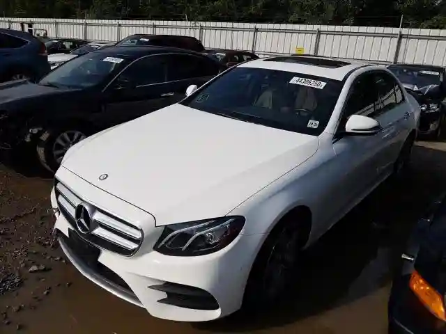 WDDZF4KBXHA078356 2017 MERCEDES-BENZ E 300 4MATIC-1