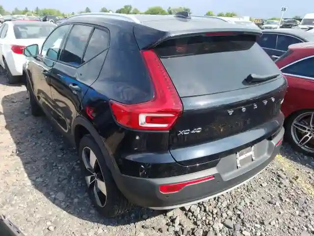 YV4162XZ6K2007218 2019 VOLVO XC40 T5 MOMENTUM-2