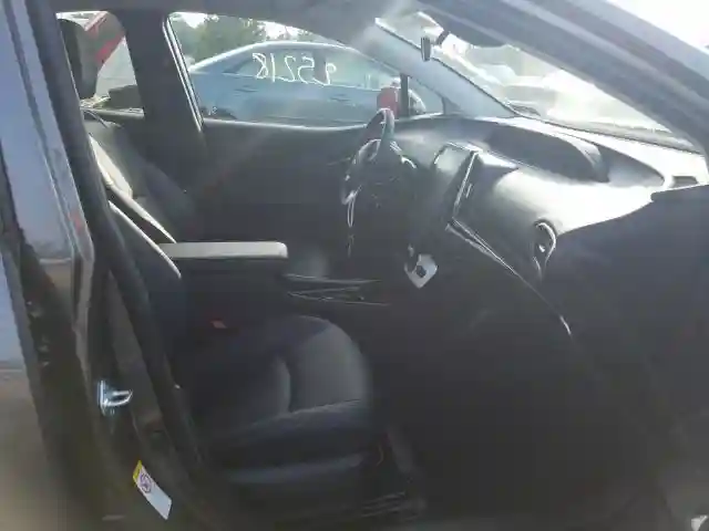 JTDKARFPXJ3099246 2018 TOYOTA PRIUS PRIME-4