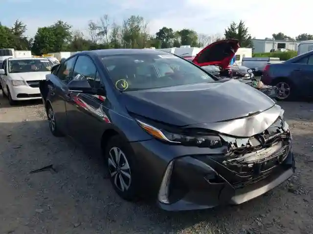 JTDKARFPXJ3099246 2018 TOYOTA PRIUS PRIME-0