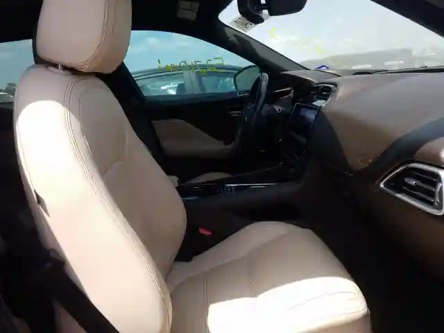 SADCK2BV3HA066449 2017 JAGUAR F-PACE PRESTIGE-4
