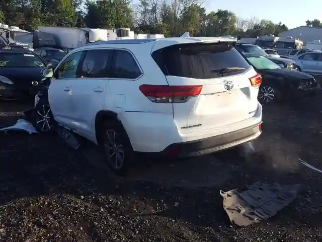 5TDJZRFH7HS364436 2017 TOYOTA HIGHLANDER SE-2