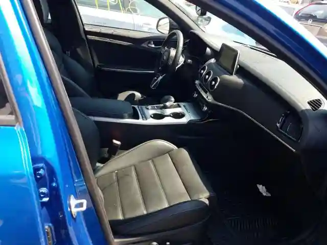 KNAE55LCXK6067194 2019 KIA STINGER GT2-4