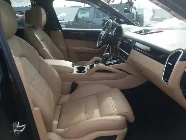 WP1AE2AY9KDA50900 2019 PORSCHE CAYENNE SE HYBRID-4