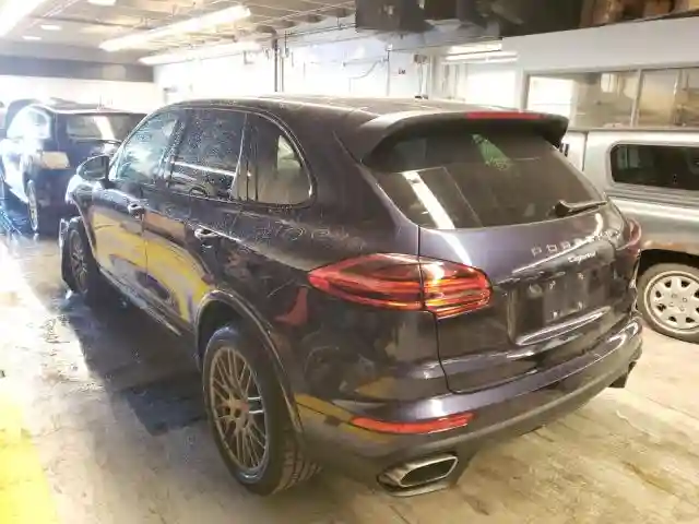 WP1AA2A24HKA84853 2017 PORSCHE CAYENNE-2