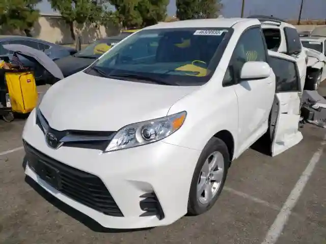 5TDKZ3DC6JS902476 2018 TOYOTA SIENNA LE-1