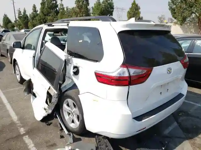 5TDKZ3DC6JS902476 2018 TOYOTA SIENNA LE-2