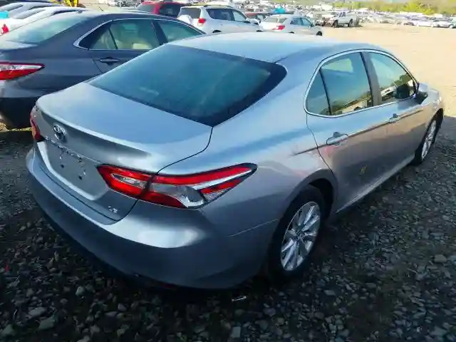 4T1B11HK7JU009026 2018 TOYOTA CAMRY L-3