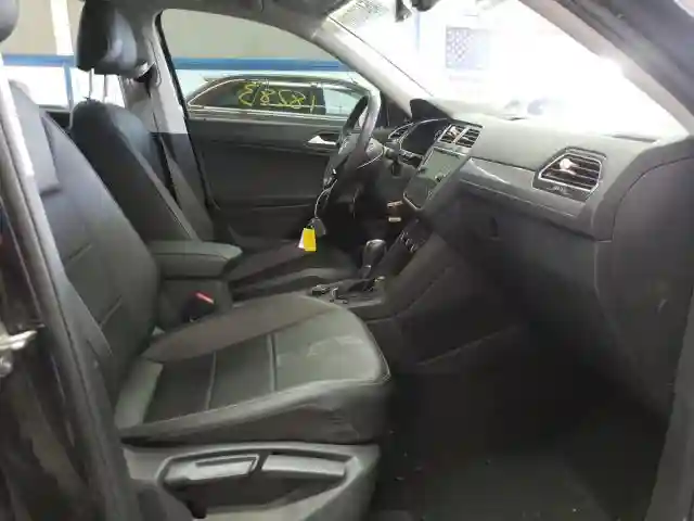 3VV2B7AX5KM045976 2019 VOLKSWAGEN TIGUAN SE-4