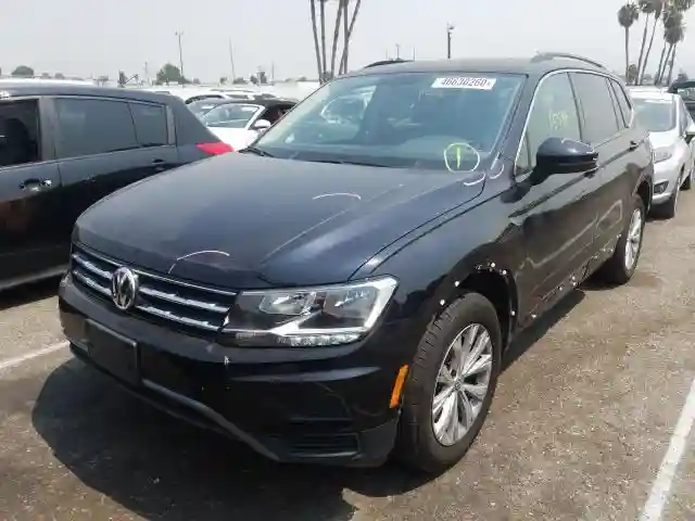 3VV3B7AX9JM173768 2018 VOLKSWAGEN TIGUAN SE-1