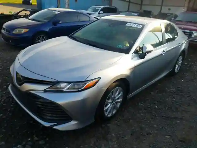 4T1B11HK7JU009026 2018 TOYOTA CAMRY L-1