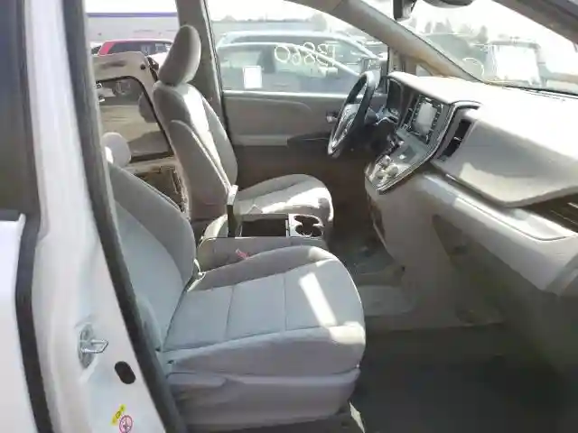 5TDKZ3DC6JS902476 2018 TOYOTA SIENNA LE-4