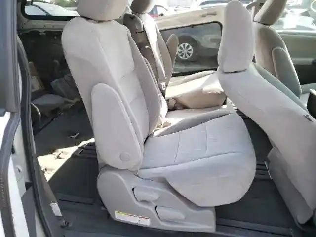 5TDKZ3DC6JS902476 2018 TOYOTA SIENNA LE-5