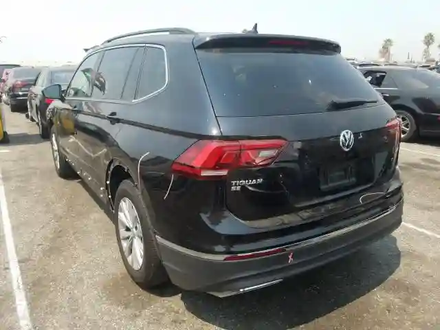 3VV3B7AX9JM173768 2018 VOLKSWAGEN TIGUAN SE-2