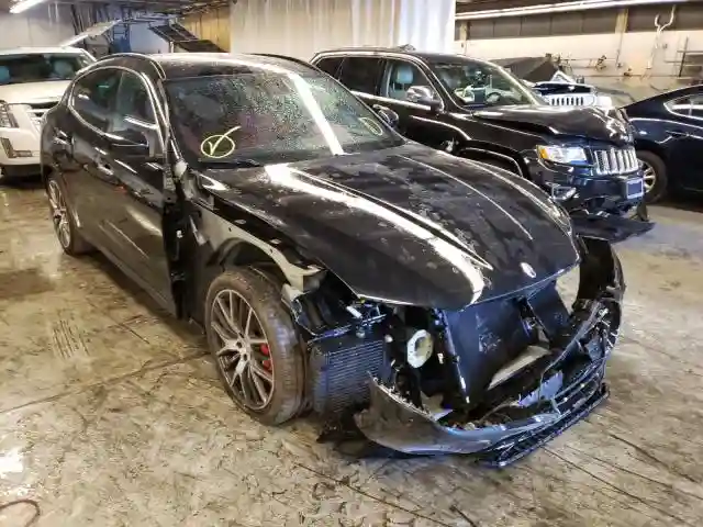ZN661YUS8HX217542 2017 MASERATI LEVANTE S SPORT-0