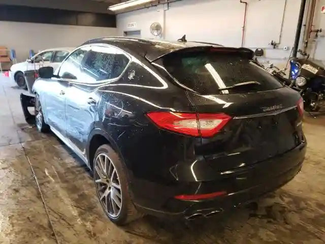 ZN661YUS8HX217542 2017 MASERATI LEVANTE S SPORT-2