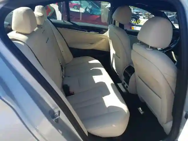 WBAJA5C53KWW40805 2019 BMW 530 I-5