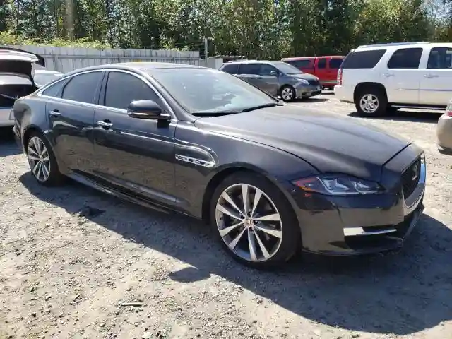 SAJWJ1CD4H8W05715 2017 JAGUAR XJ-0