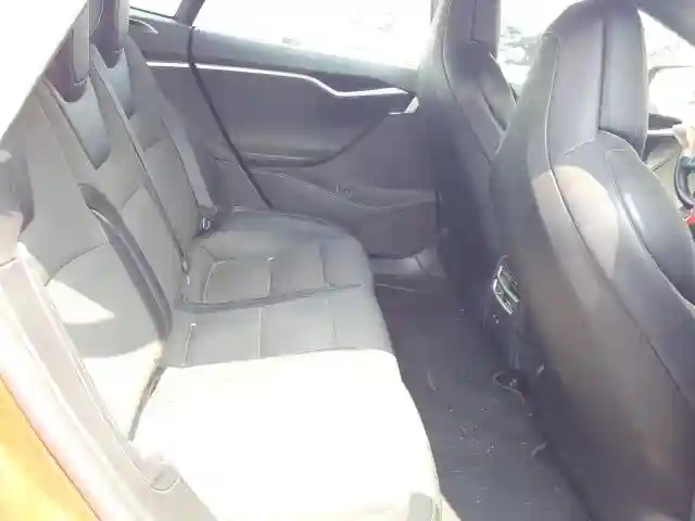 5YJSA1E20JF246913 2018 TESLA MODEL S-5