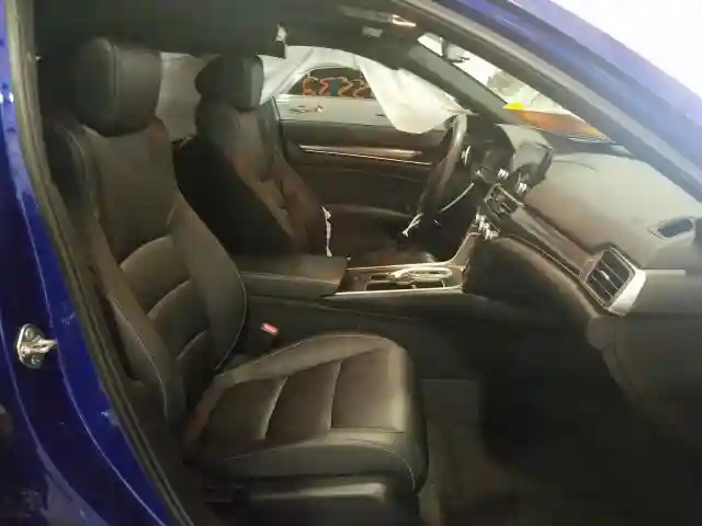 1HGCV2F35JA012704 2018 HONDA ACCORD SPORT-4