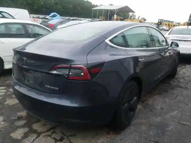 5YJ3E1EB4JF103925 2018 TESLA MODEL 3-3