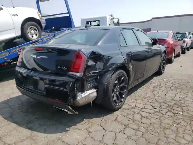 2C3CCABG8KH654395 2019 CHRYSLER 300 S-3