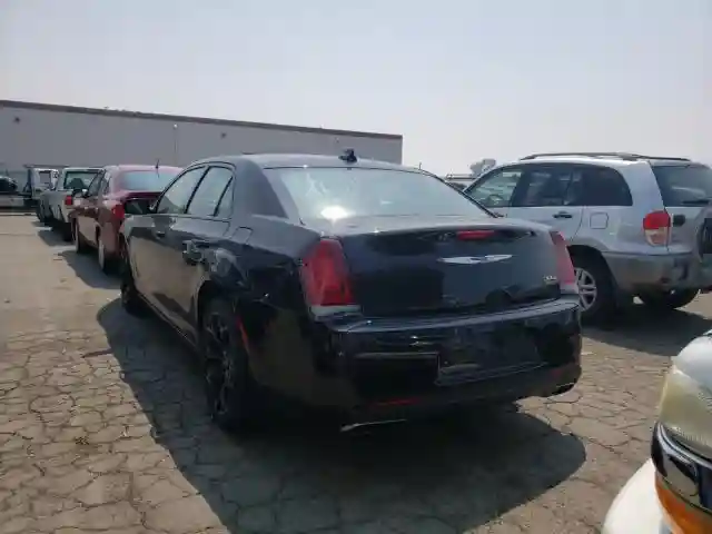 2C3CCABG8KH654395 2019 CHRYSLER 300 S-2