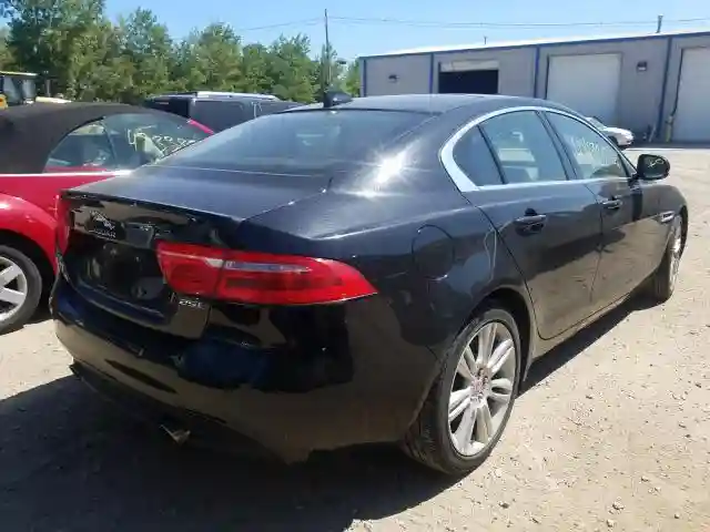 SAJAR4FX5KCP52396 2019 JAGUAR XE-3