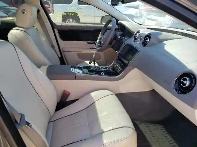 SAJWJ1CD4H8W05715 2017 JAGUAR XJ-4