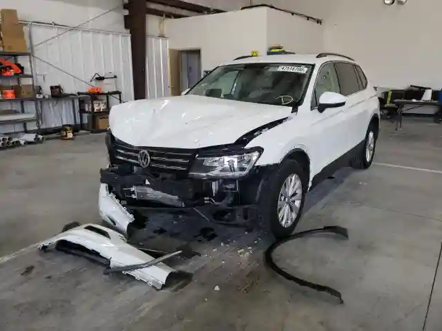 3VV2B7AX2KM024809 2019 VOLKSWAGEN TIGUAN SE-1