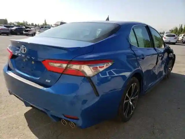 4T1B11HK4JU123923 2018 TOYOTA CAMRY L-3