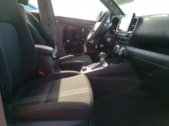 KMHRC8A33LU038658 2020 HYUNDAI VENUE SEL-4