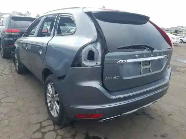 YV440MRU0H2162027 2017 VOLVO XC60 T5 INSCRIPTION-2