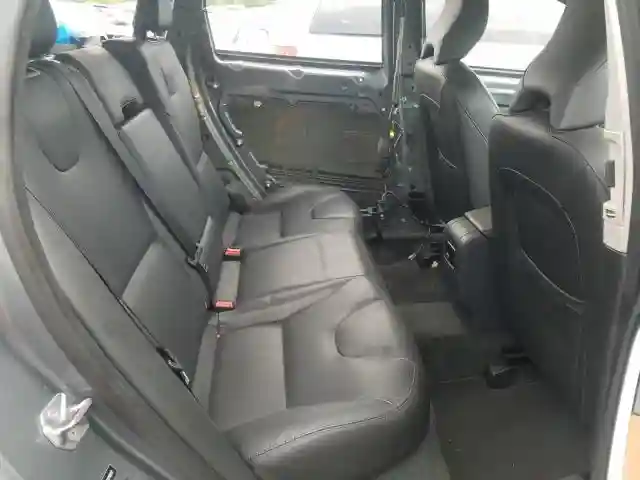 YV440MRU0H2162027 2017 VOLVO XC60 T5 INSCRIPTION-5