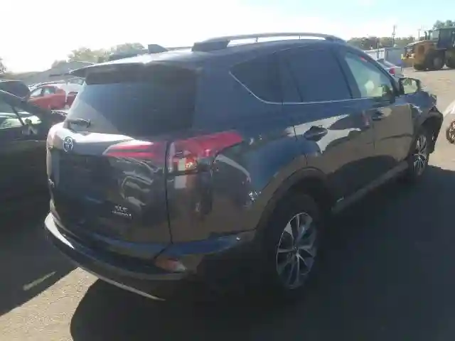 JTMRJREV6JD238572 2018 TOYOTA RAV4 HV LE-3