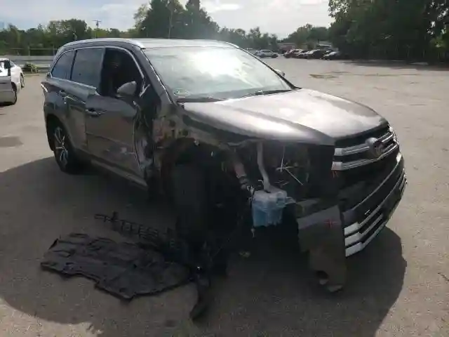 5TDJZRFH8HS444652 2017 TOYOTA HIGHLANDER SE-0