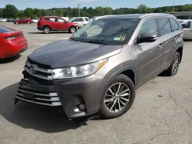 5TDJZRFH8HS444652 2017 TOYOTA HIGHLANDER SE-1