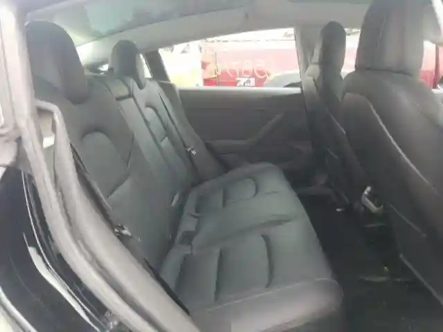 5YJ3E1EB9KF384654 2019 TESLA MODEL 3-5