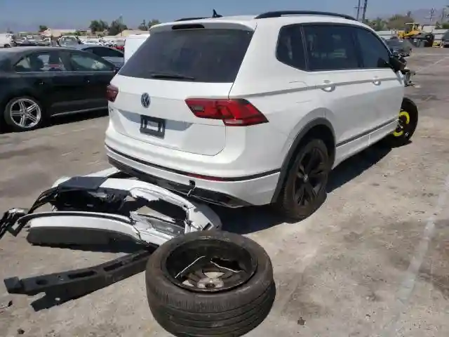 3VV3B7AXXKM143485 2019 VOLKSWAGEN TIGUAN SE-3
