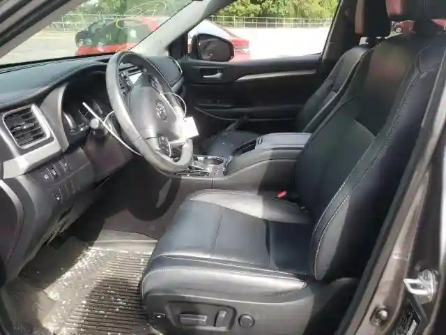 5TDJZRFH8HS444652 2017 TOYOTA HIGHLANDER SE-4