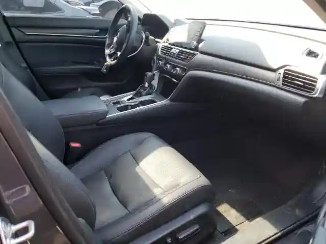1HGCV1F56JA070557 2018 HONDA ACCORD EXL-4