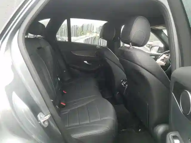 WDC0G4JB8JV048881 2018 MERCEDES-BENZ GLC 300-5