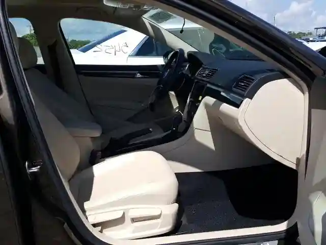 1VWMA7A34KC012568 2019 VOLKSWAGEN PASSAT SE R-LINE-4