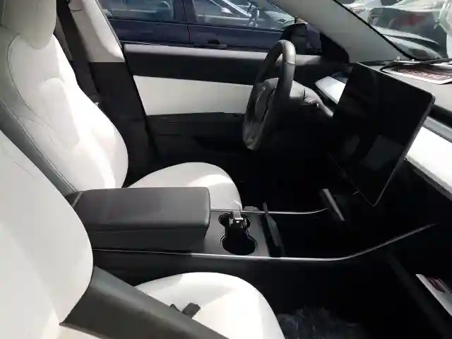 5YJ3E1EB0JF079333 2018 TESLA MODEL 3-4