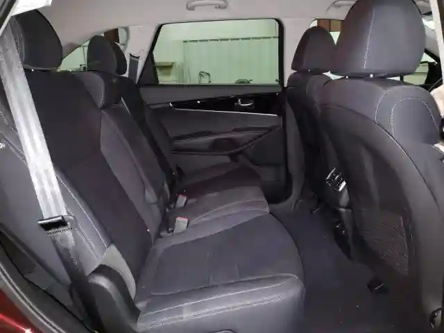 5XYPGDA3XKG438046 2019 KIA SORENTO L-5
