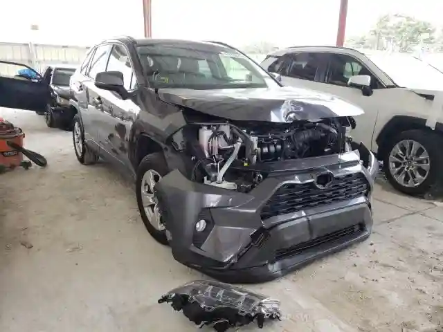 JTMRWRFV5LD063590 2020 TOYOTA RAV4 XLE-0