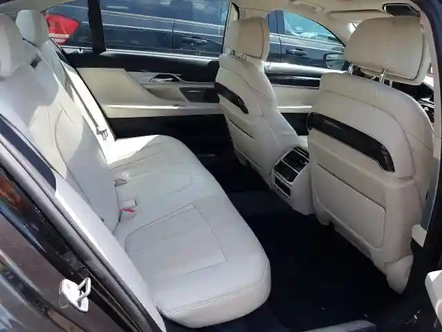 WBA7E4C34HGU99981 2017 BMW 740 XI-5
