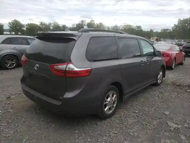 5TDJZ3DC8JS192573 2018 TOYOTA SIENNA LE-3
