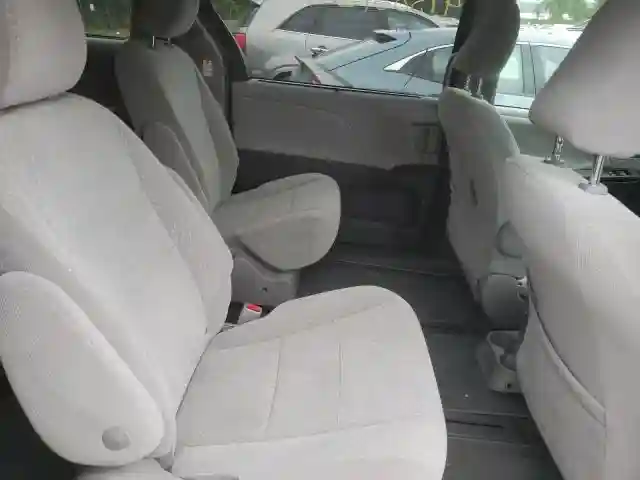 5TDJZ3DC8JS192573 2018 TOYOTA SIENNA LE-5
